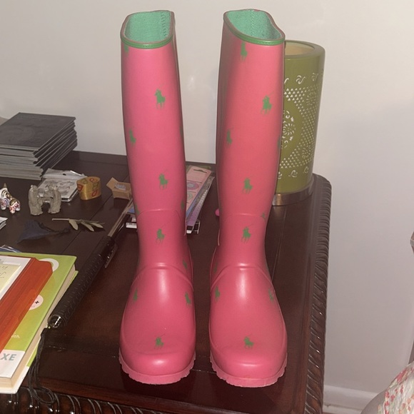 *RARE* Polo Ralph Lauren Pink Rain Boots Green Polo Horse Logo Size 8 - Picture 2 of 4